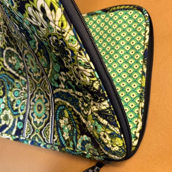 Retired pattern Vera Bradley (Rhythm & Blues) laptop sleeve/case - Picture 2 of 7